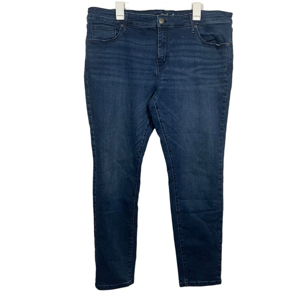 Universal Thread Medium Wash Mid Rise Skinny Jeans - image 1